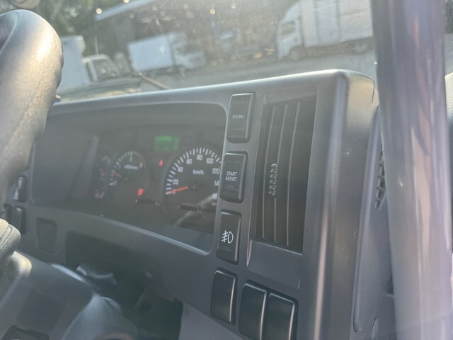 いすゞフォワード平ボディ中型（4t）[写真25]