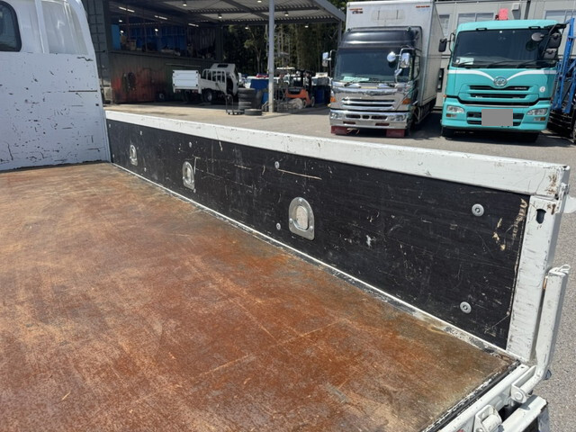 いすゞエルフ平ボディ小型（2t・3t）[写真10]