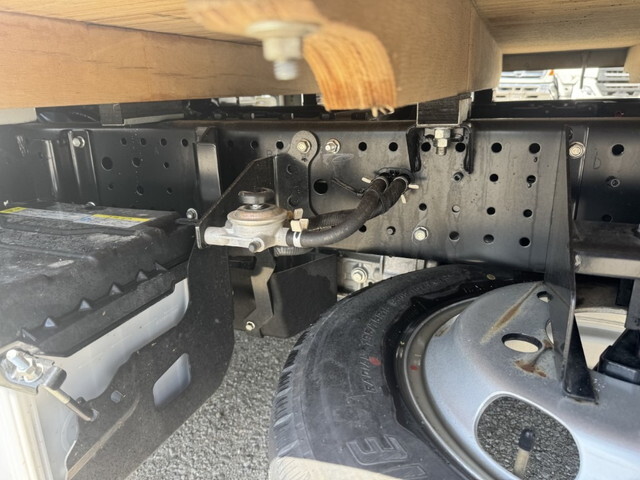 いすゞエルフ平ボディ小型（2t・3t）[写真12]