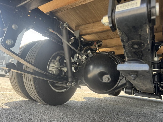 いすゞエルフ平ボディ小型（2t・3t）[写真17]