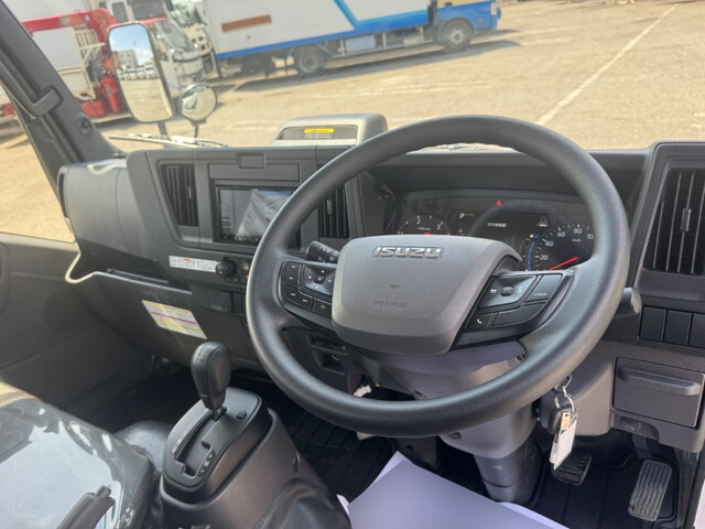 いすゞエルフ平ボディ小型（2t・3t）[写真22]