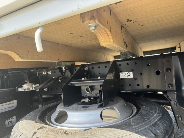 いすゞエルフ平ボディ小型（2t・3t）[写真13]