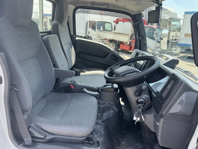 いすゞエルフ平ボディ小型（2t・3t）[写真20]