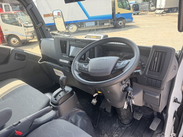 いすゞエルフ平ボディ小型（2t・3t）[写真22]