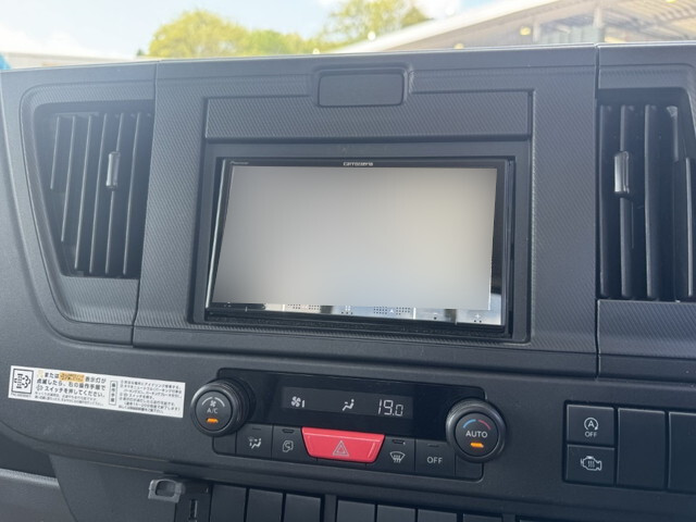 いすゞエルフ平ボディ小型（2t・3t）[写真24]