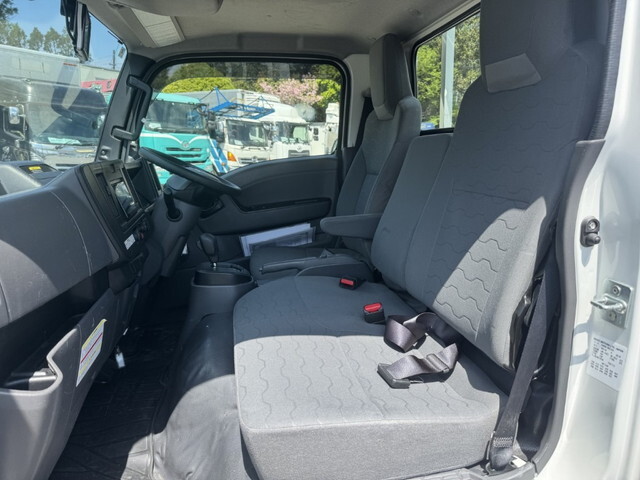 いすゞエルフ平ボディ小型（2t・3t）[写真32]