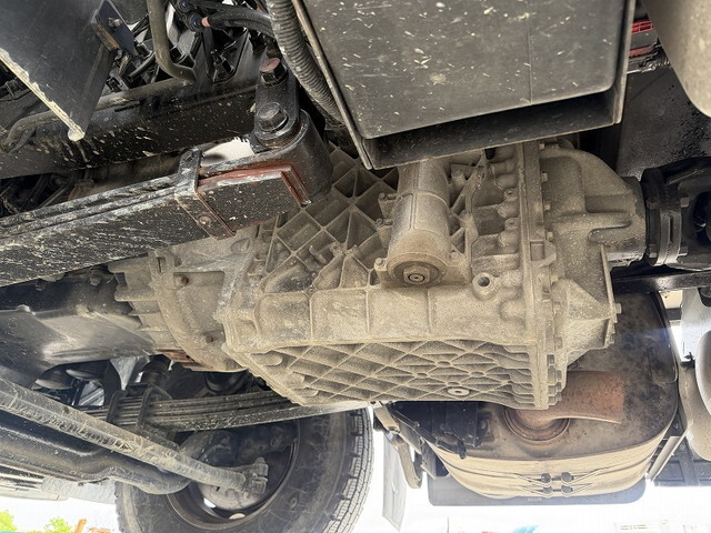 UDトラックスクオントレーラーヘッド（トラクターヘッド）大型（10t）[写真12]