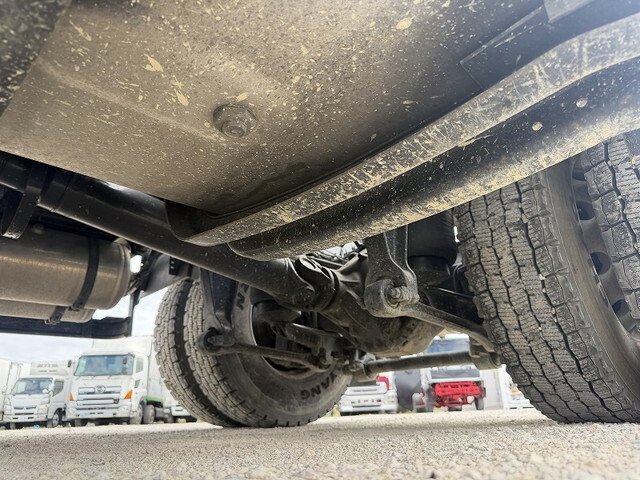 UDトラックスクオントレーラーヘッド（トラクターヘッド）大型（10t）[写真15]