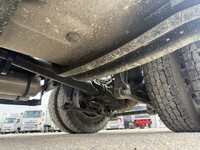 UDトラックスクオントレーラーヘッド（トラクターヘッド）大型（10t）[写真16]