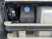 UDトラックスクオントレーラーヘッド（トラクターヘッド）大型（10t）[写真17]