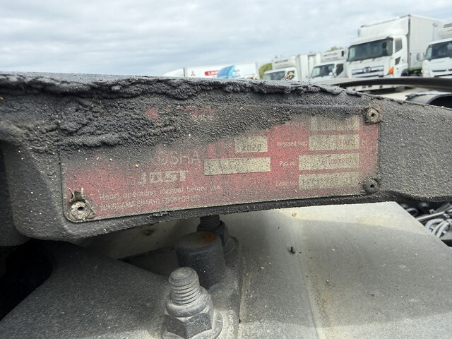 UDトラックスクオントレーラーヘッド（トラクターヘッド）大型（10t）[写真19]