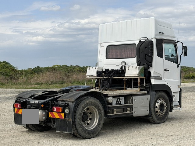 UDトラックスクオントレーラーヘッド（トラクターヘッド）大型（10t）[写真02]