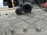 UDトラックスクオントレーラーヘッド（トラクターヘッド）大型（10t）[写真31]