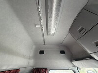 UDトラックスクオントレーラーヘッド（トラクターヘッド）大型（10t）[写真39]