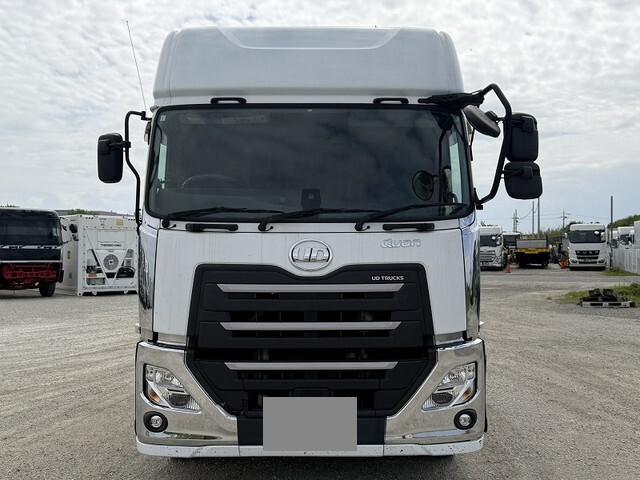 UDトラックスクオントレーラーヘッド（トラクターヘッド）大型（10t）[写真04]