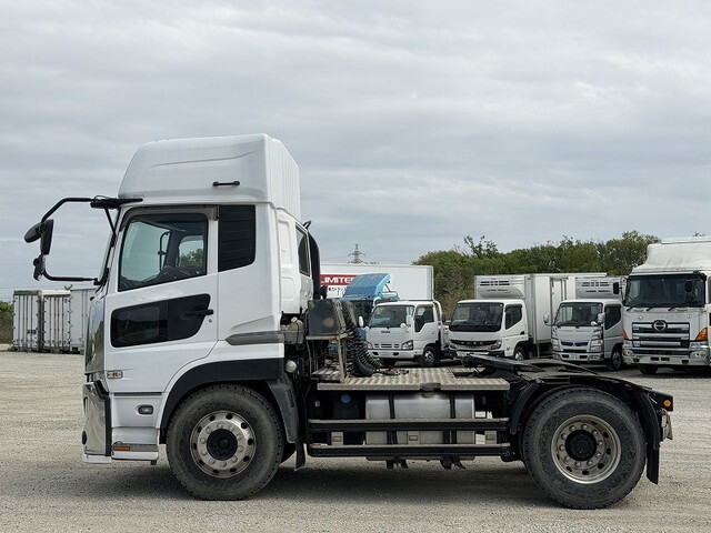 UDトラックスクオントレーラーヘッド（トラクターヘッド）大型（10t）[写真05]