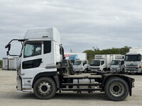 UDトラックスクオントレーラーヘッド（トラクターヘッド）大型（10t）[写真06]