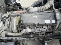 UDトラックスクオントレーラーヘッド（トラクターヘッド）大型（10t）[写真10]