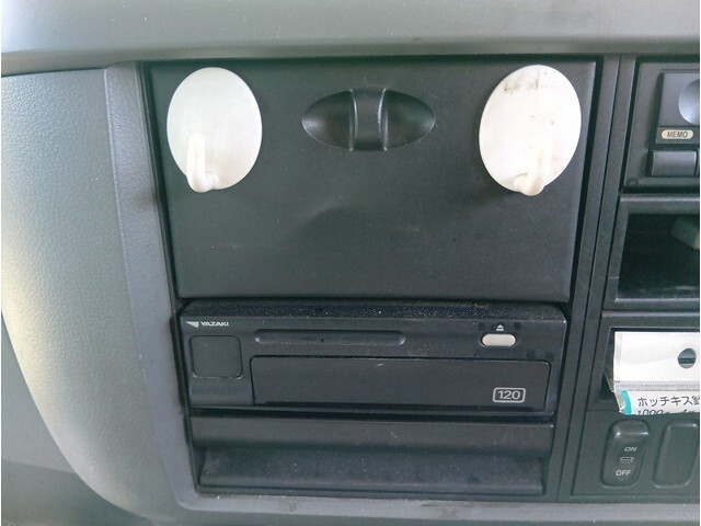 三菱ふそうファイター平ボディ中型（4t）[写真18]