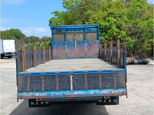 三菱ふそうファイター平ボディ中型（4t）[写真09]