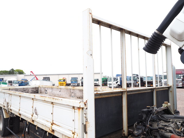 三菱ふそうキャンター平ボディ小型（2t・3t）[写真10]