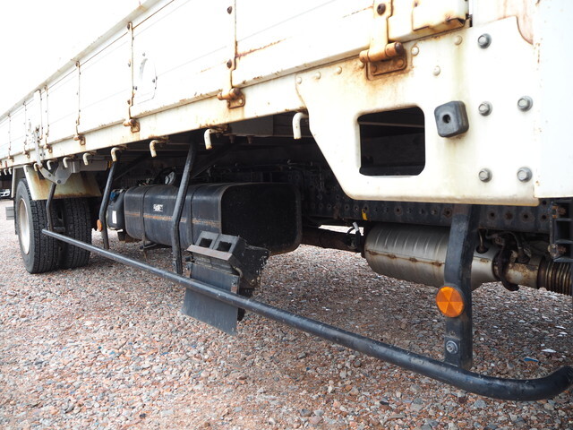 三菱ふそうキャンター平ボディ小型（2t・3t）[写真11]