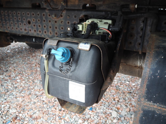 三菱ふそうキャンター平ボディ小型（2t・3t）[写真14]