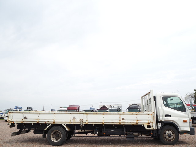 三菱ふそうキャンター平ボディ小型（2t・3t）[写真07]