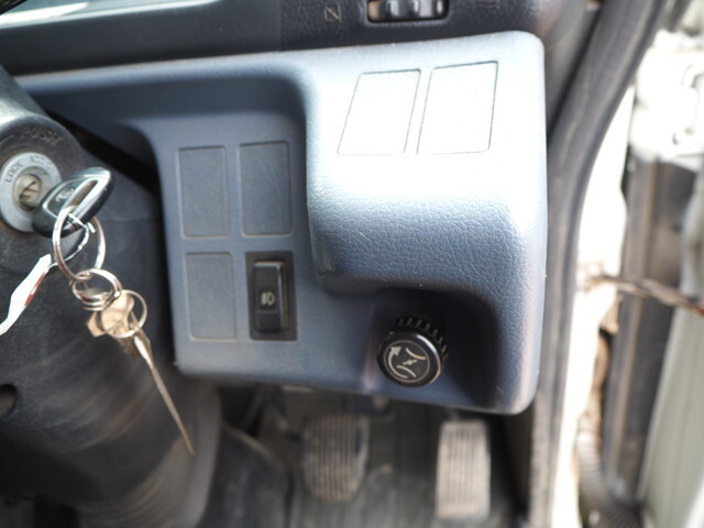 日野レンジャーセルフクレーン4段中型（4t）[写真37]