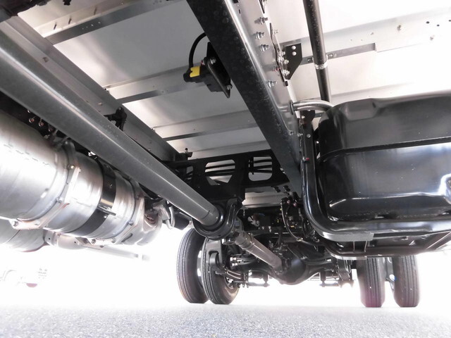 三菱ふそうファイターアルミウイング中型（4t）[写真12]