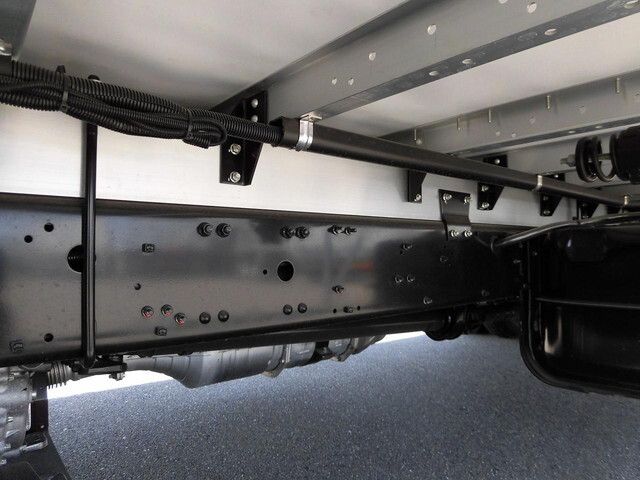 三菱ふそうファイターアルミウイング中型（4t）[写真13]