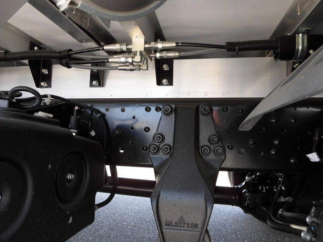 三菱ふそうファイターアルミウイング中型（4t）[写真14]