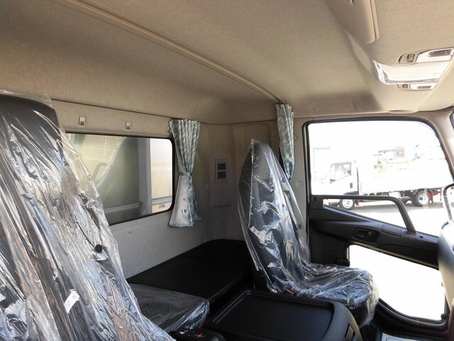 三菱ふそうファイターアルミウイング中型（4t）[写真18]