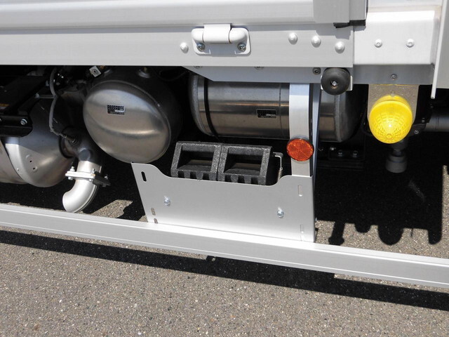 三菱ふそうファイターアルミウイング中型（4t）[写真29]