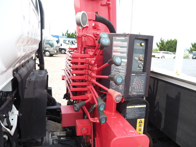 いすゞエルフクレーン4段小型（2t・3t）[写真10]