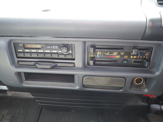 いすゞエルフクレーン4段小型（2t・3t）[写真35]