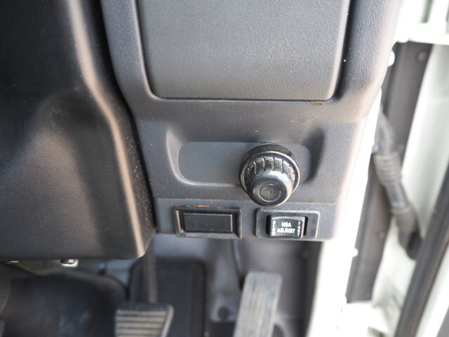 いすゞエルフクレーン4段小型（2t・3t）[写真38]