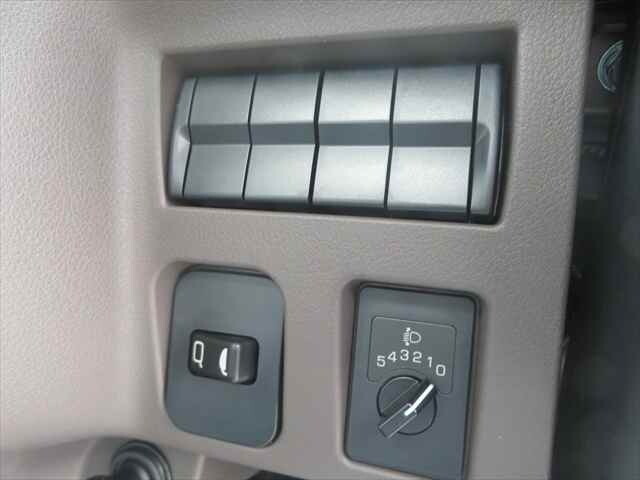 三菱ふそうキャンターダンプ小型（2t・3t）[写真29]