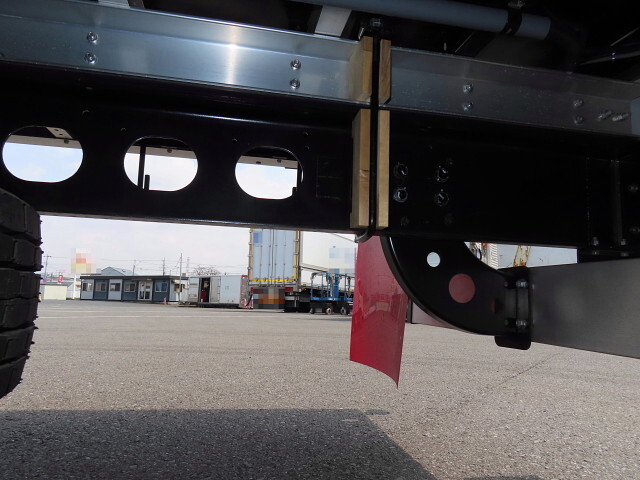 三菱ふそうファイターアルミウイング中型（4t）[写真11]