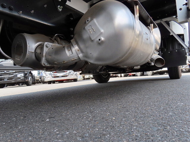 三菱ふそうファイターアルミウイング中型（4t）[写真13]