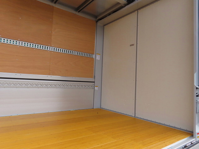 三菱ふそうファイターアルミウイング中型（4t）[写真29]