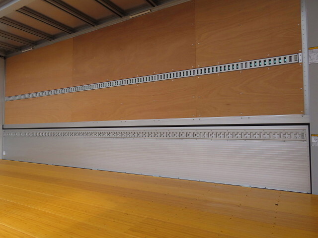 三菱ふそうファイターアルミウイング中型（4t）[写真30]