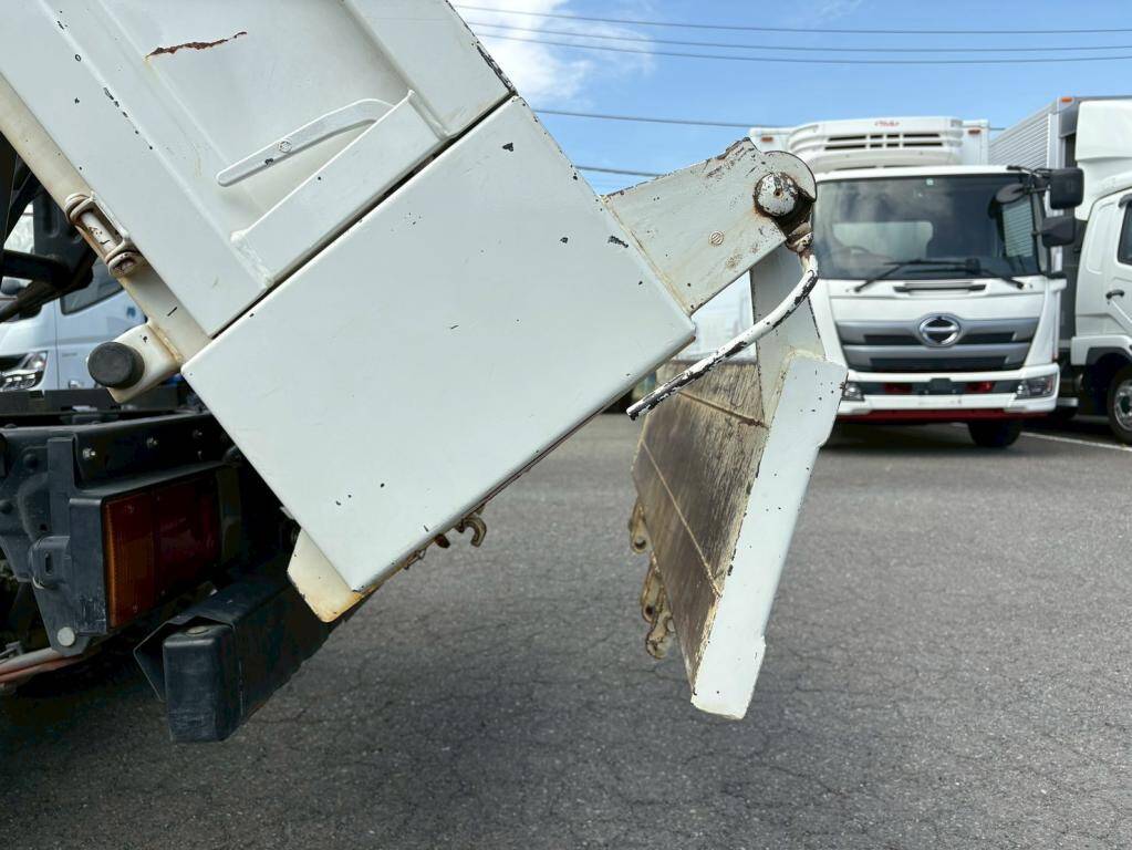 いすゞエルフダンプ小型（2t・3t）[写真12]