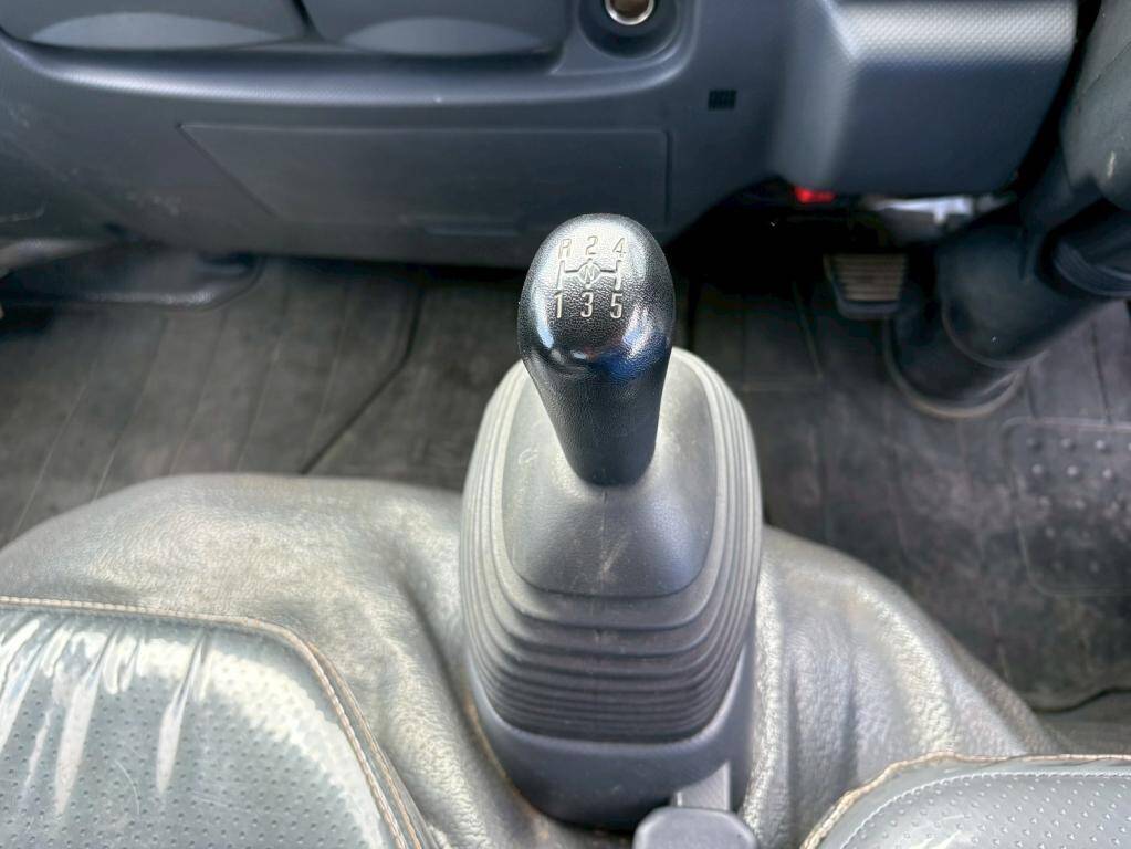 いすゞエルフダンプ小型（2t・3t）[写真23]