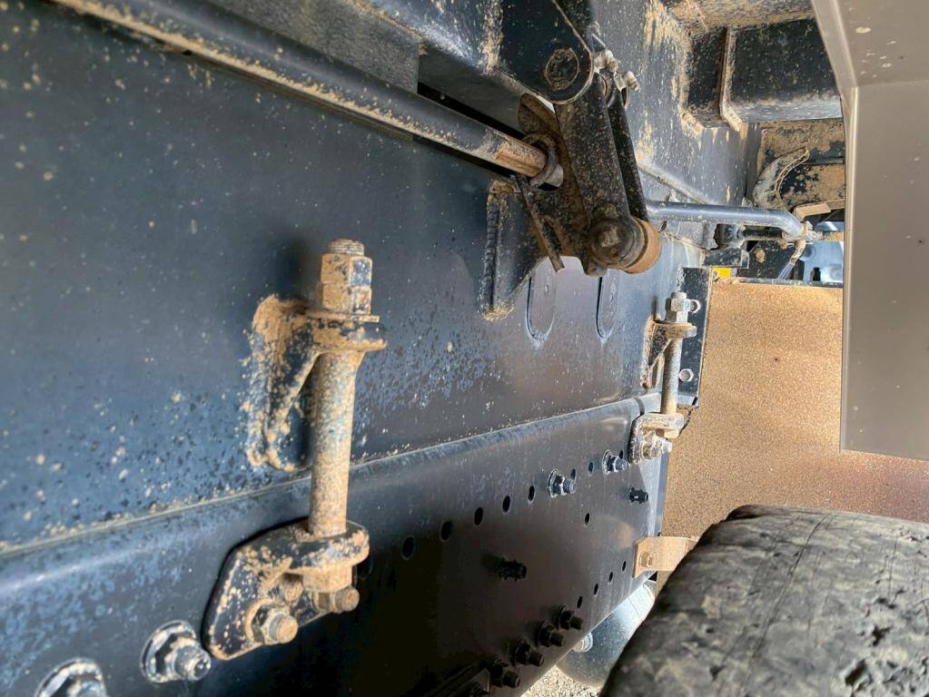 日野プロフィアダンプ大型（10t）[写真15]