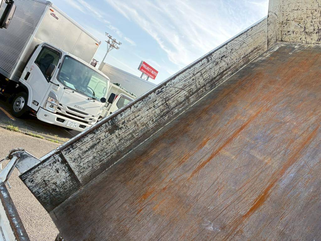 三菱ふそうキャンターダンプ小型（2t・3t）[写真09]