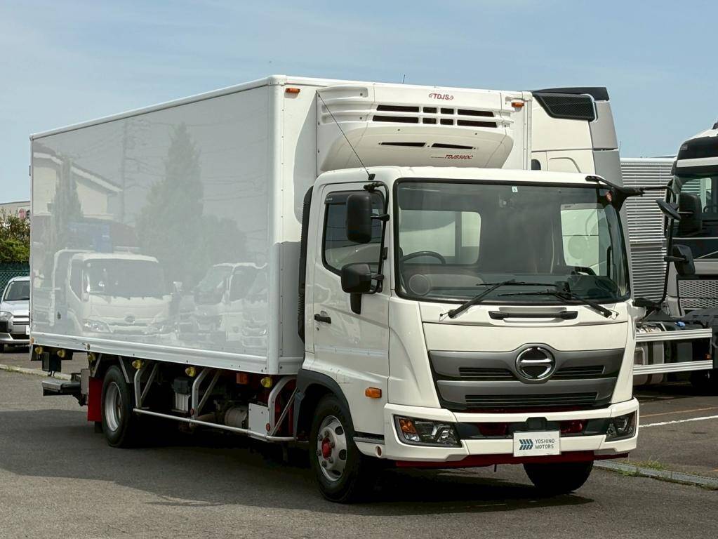 日野レンジャー冷凍車（冷蔵車）中型（4t）[写真02]