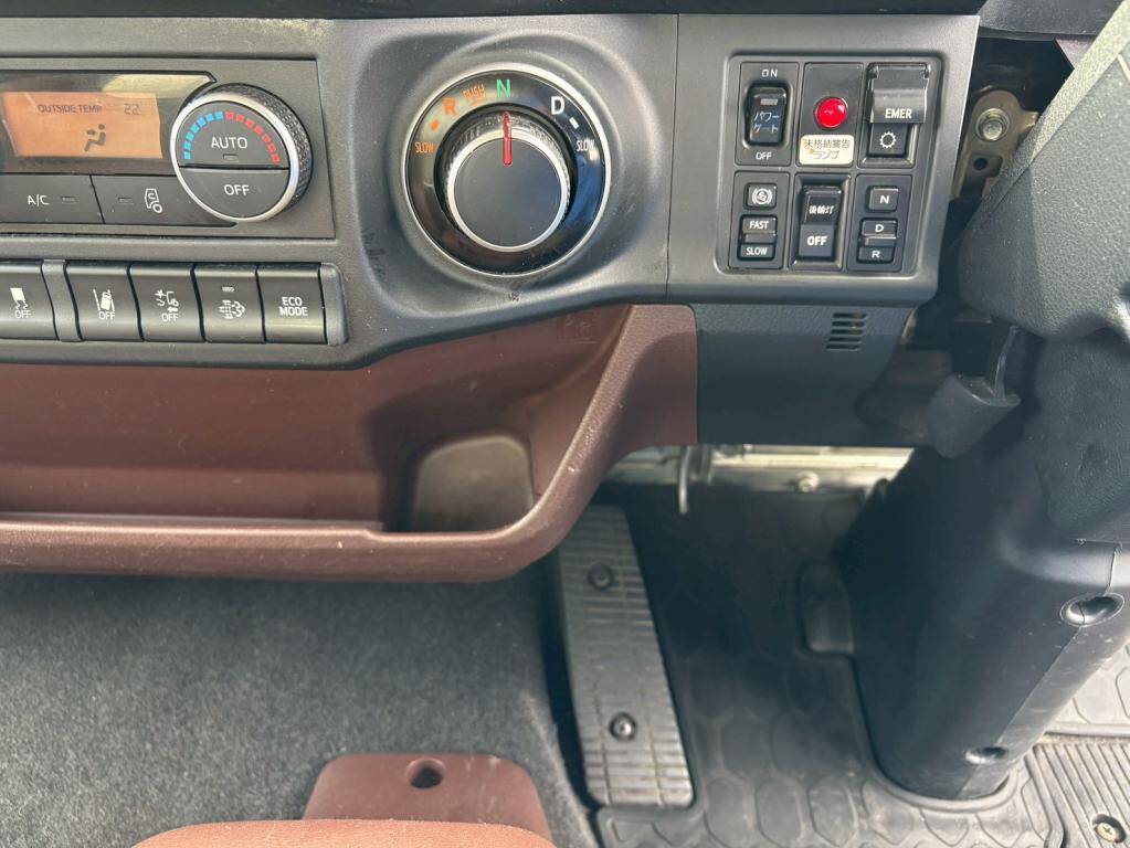 日野レンジャー冷凍車（冷蔵車）中型（4t）[写真22]