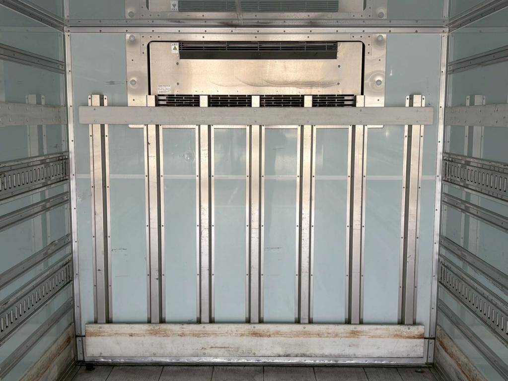 日野レンジャー冷凍車（冷蔵車）中型（4t）[写真07]