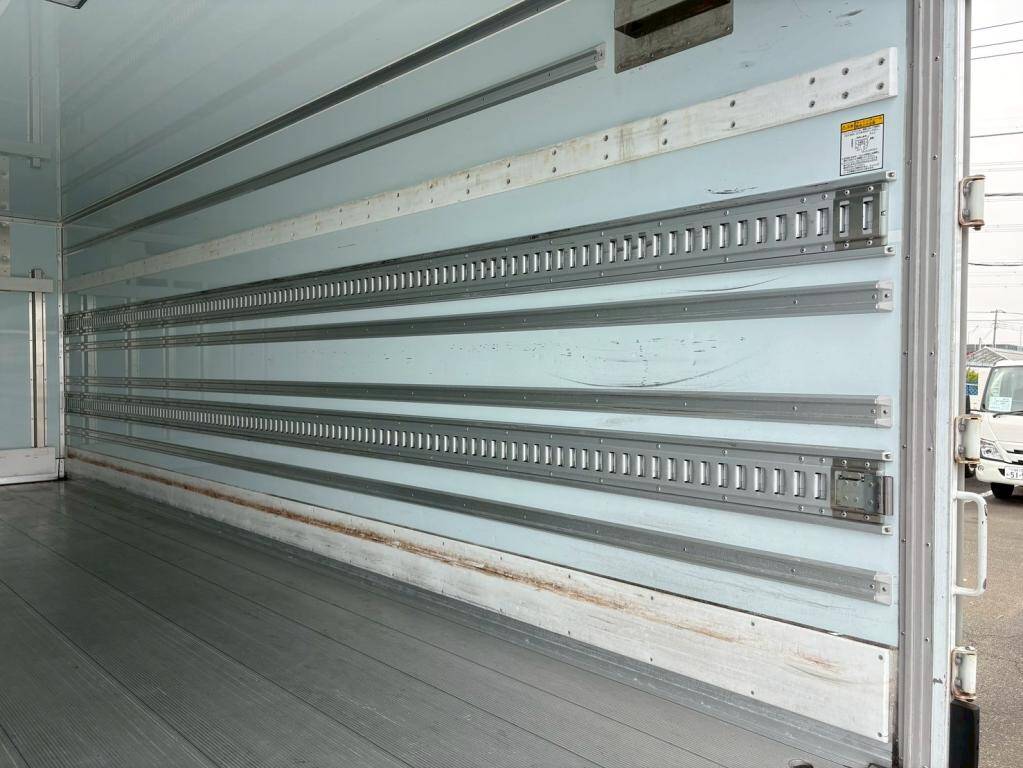 日野レンジャー冷凍車（冷蔵車）中型（4t）[写真10]